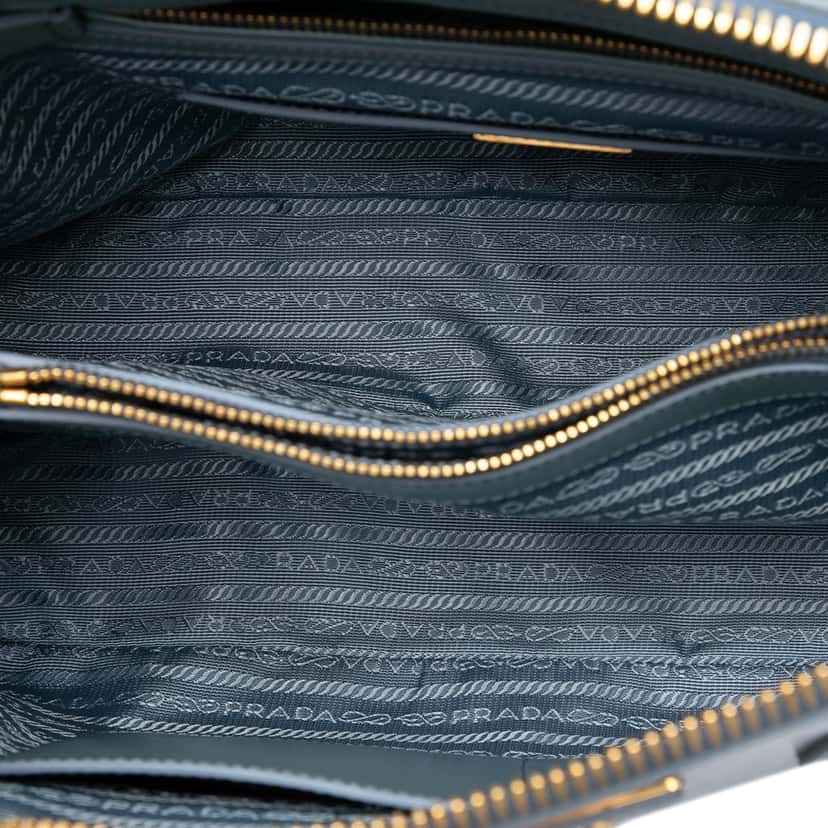 Prada Large Saffiano Vernice Promenade Satchel Green Leather Very good condition - Model View