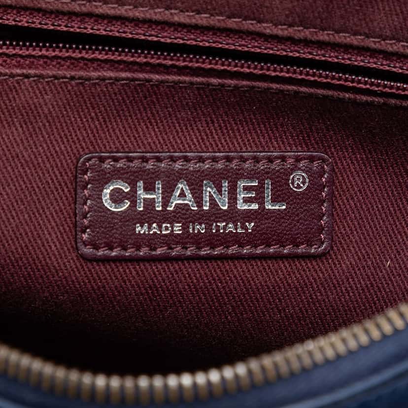 Chanel Medium Quilted Glazed Calfskin Duo Color Flap Blue Leather Very good condition - Box View