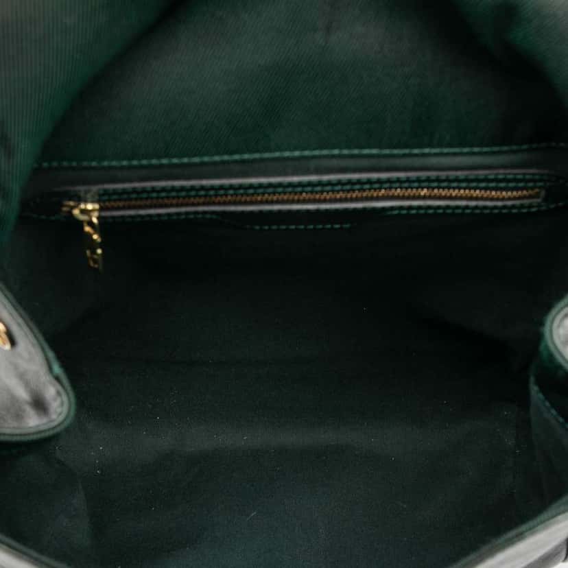 Louis Vuitton Taiga Cassiar Green Leather Good condition - Model View