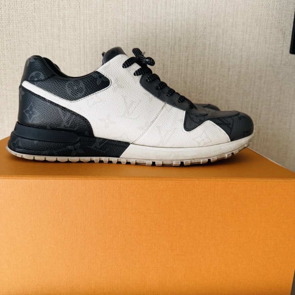 Louis Vuitton Grey White Monogram Classic - Back view