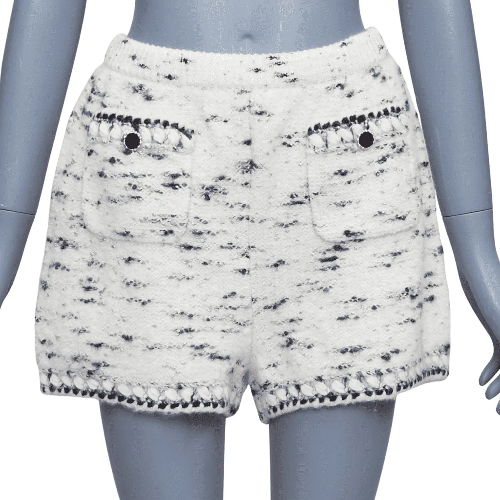 Chanel Tweed Knit Shorts Beige Wool Very good - Front View