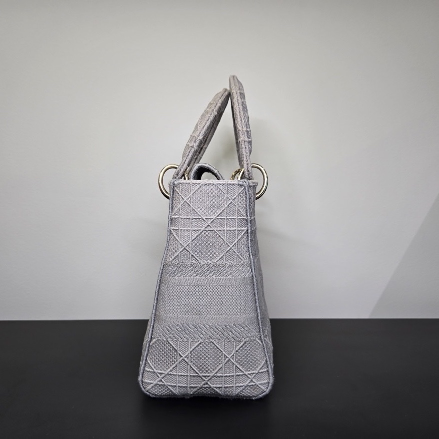 Dior Lady D-Lite - Side view