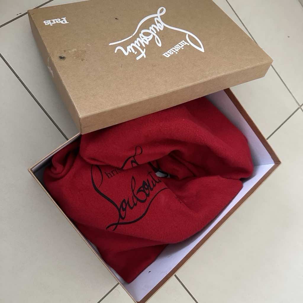 Christian Louboutin Beige Heels - Detail 1