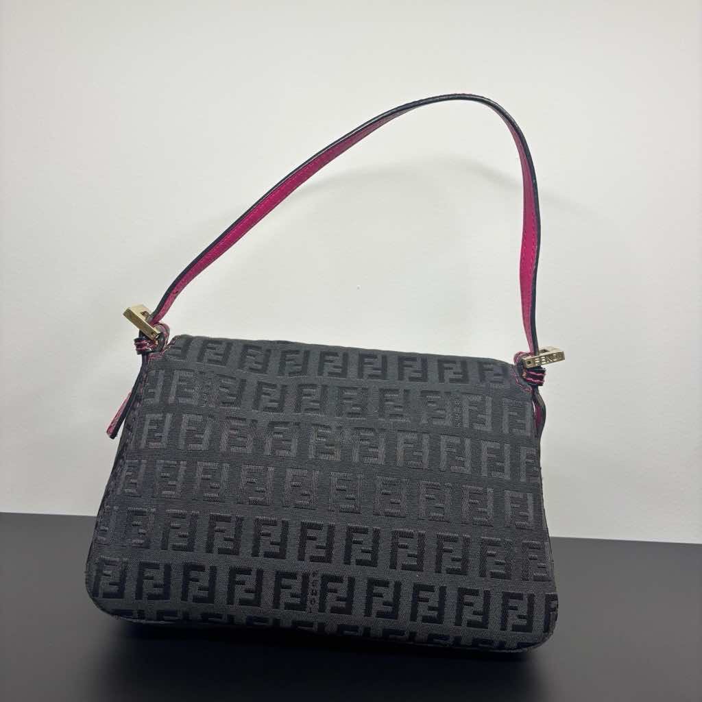 Fendi Baguette - Back view