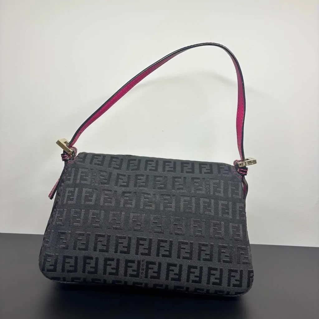 Fendi Baguette Black Canvas Leather Very good - Back View