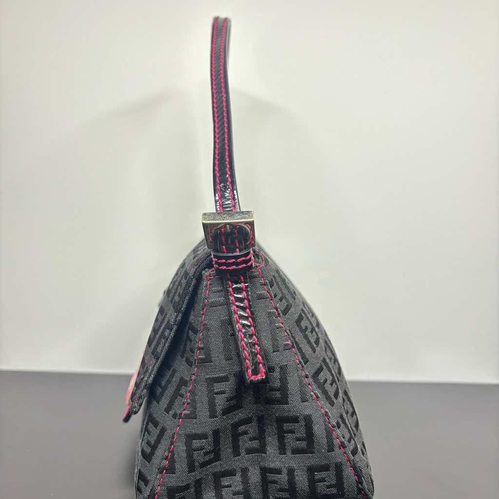 Fendi Baguette - Side view