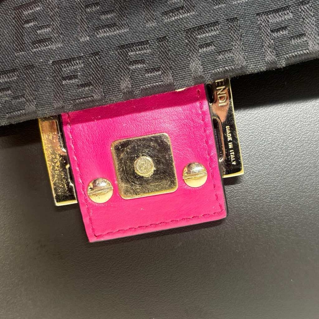 Fendi Baguette - Image 12