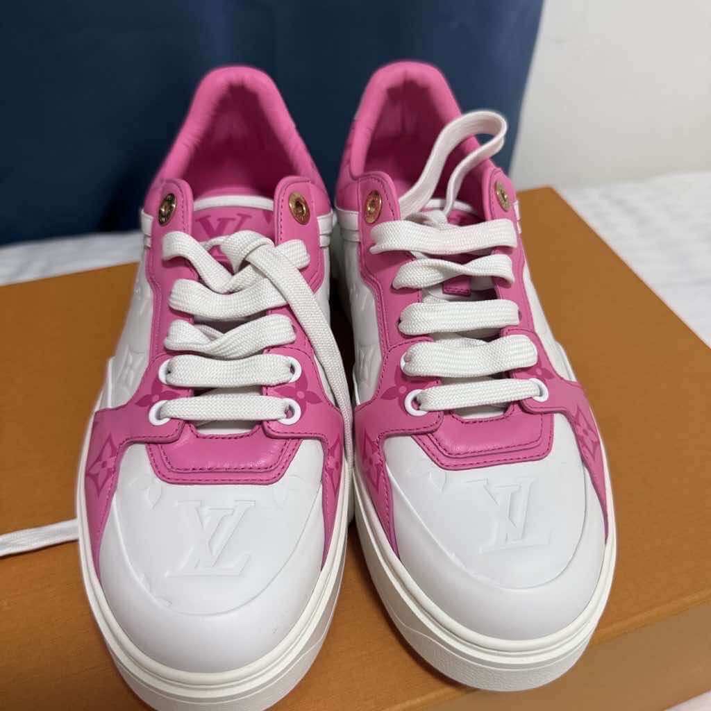 Louis Vuitton Time Out - Image 6