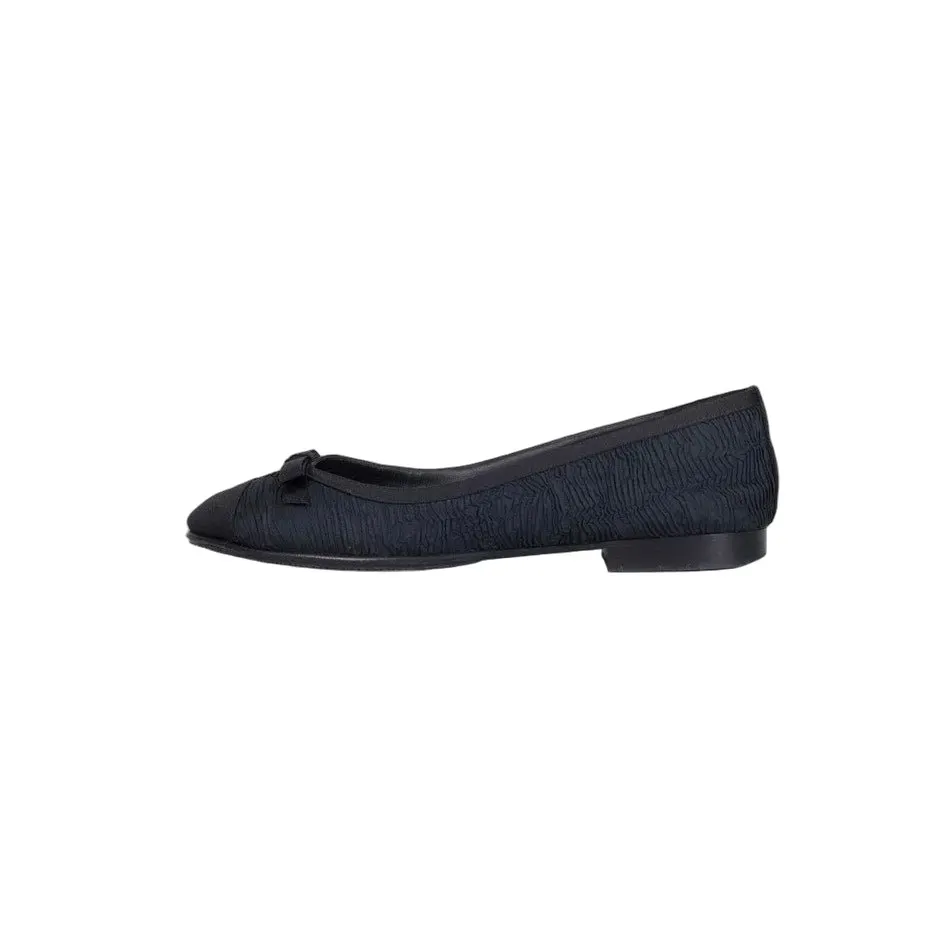 Chanel Black Textile Ballerina Flats with Bows, Size 38.5 Pre-owned Black Leather Good - Front View