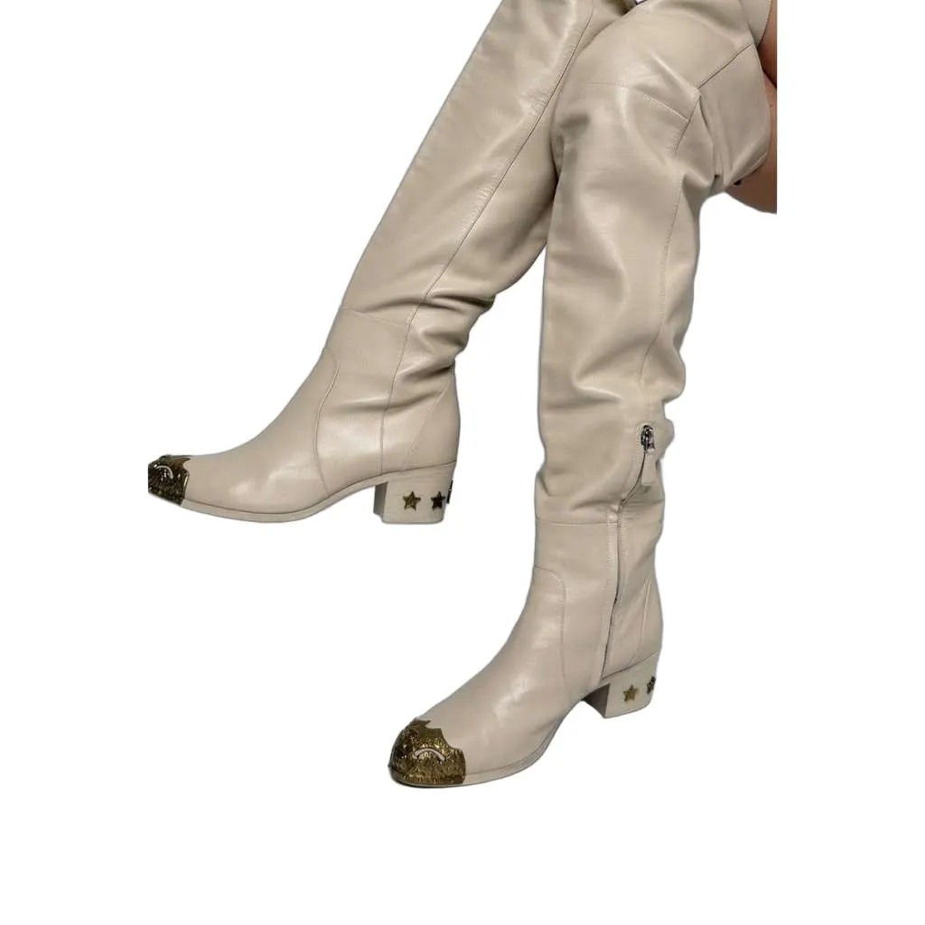 Chanel Paris Dallas Cap Toe Thigh Beige Leather Very good - Front View