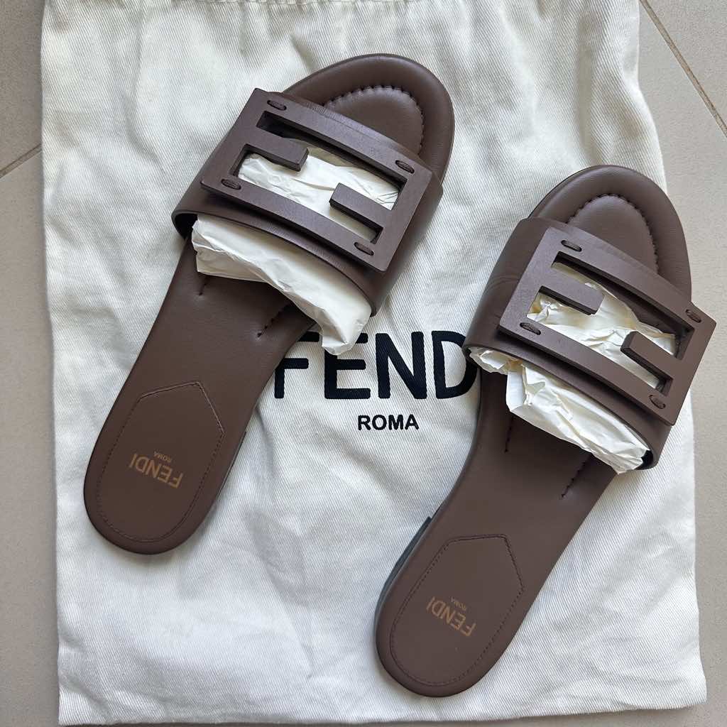 Fendi Baguette Slides - Detail 1