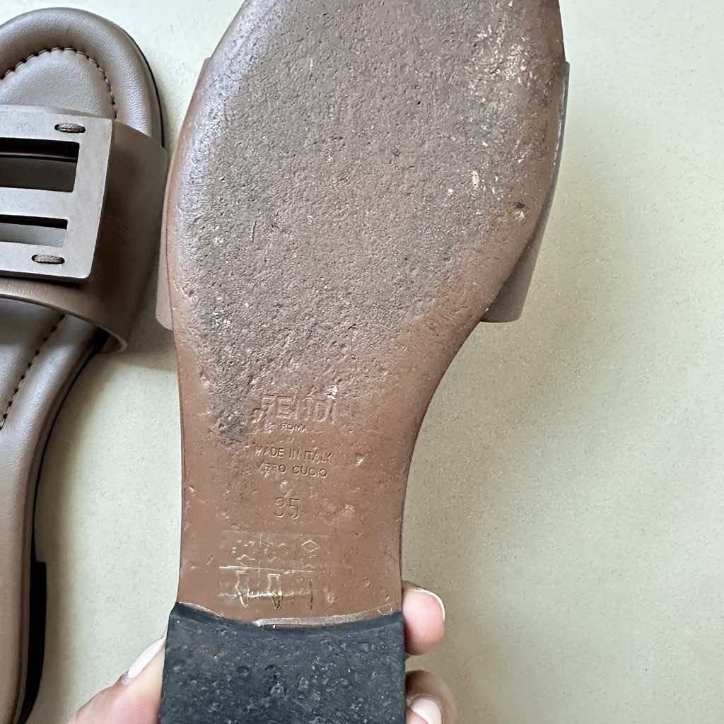 Fendi Baguette Slides - Detail 2