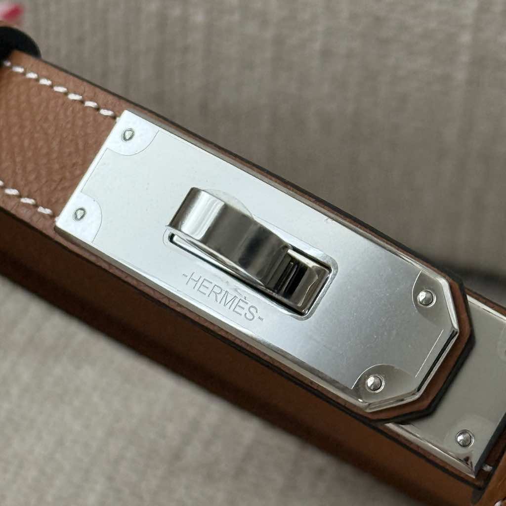 Hermès H Kelly belt - Side view