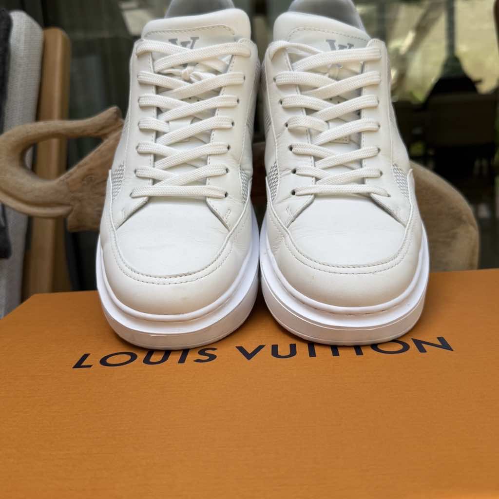 Louis Vuitton White Monogram Trainers - Back view