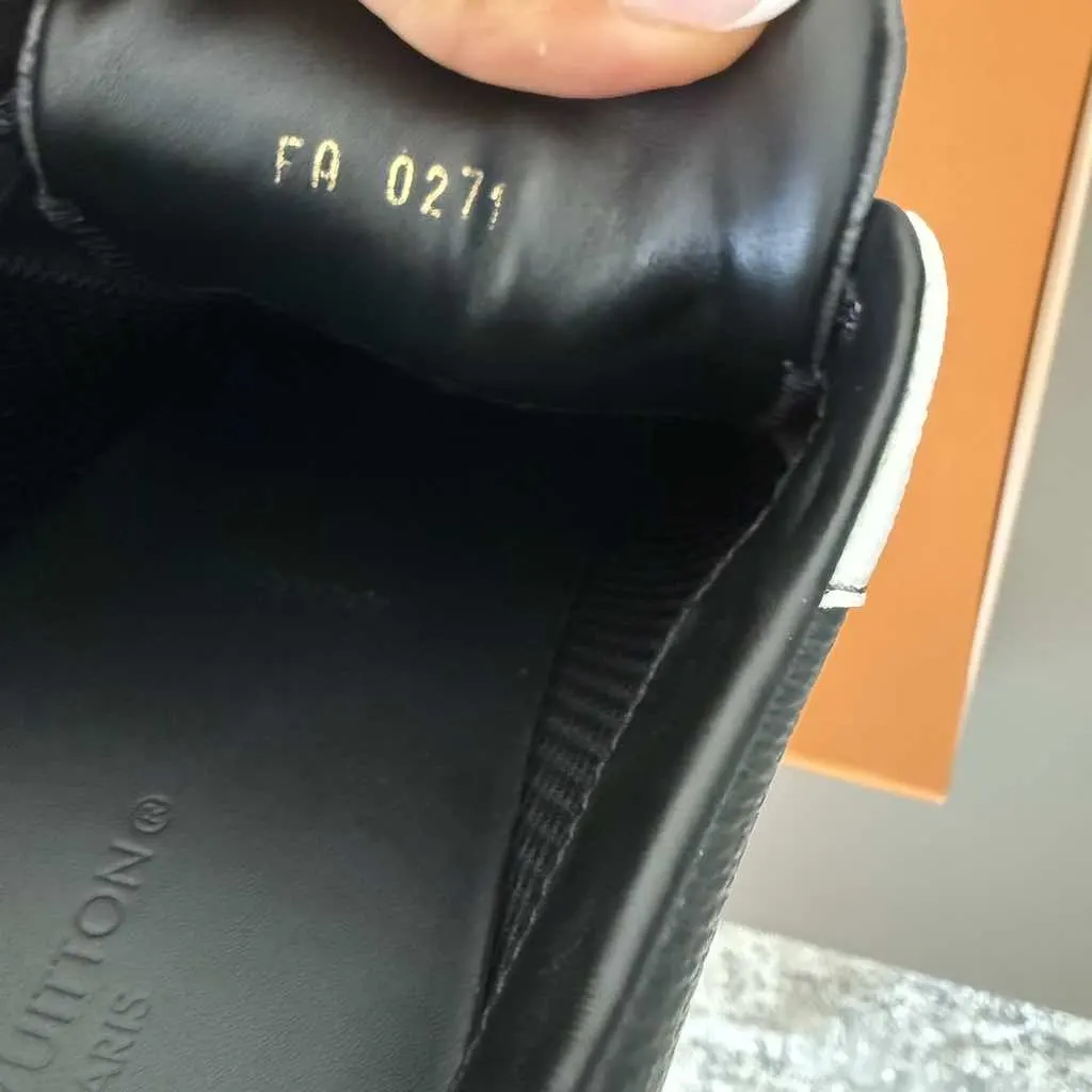 Louis Vuitton Grey White Monogram Classic Grey Canvas Very good - Box View