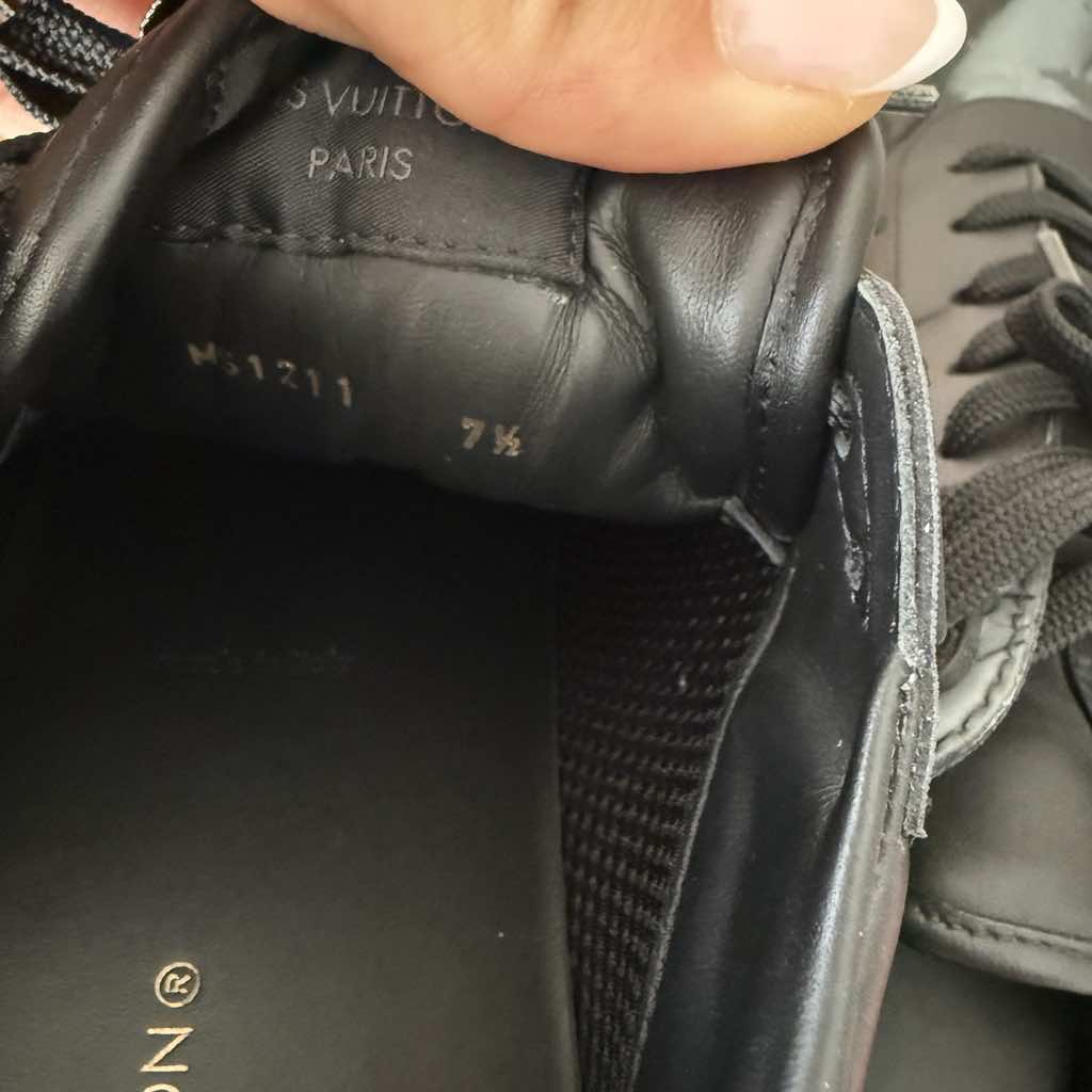 Louis Vuitton Hameleon Color Grey Black - Side view