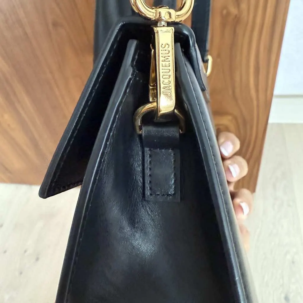 Jacquemus Chiquito Black Leather Gold Very good - Model View