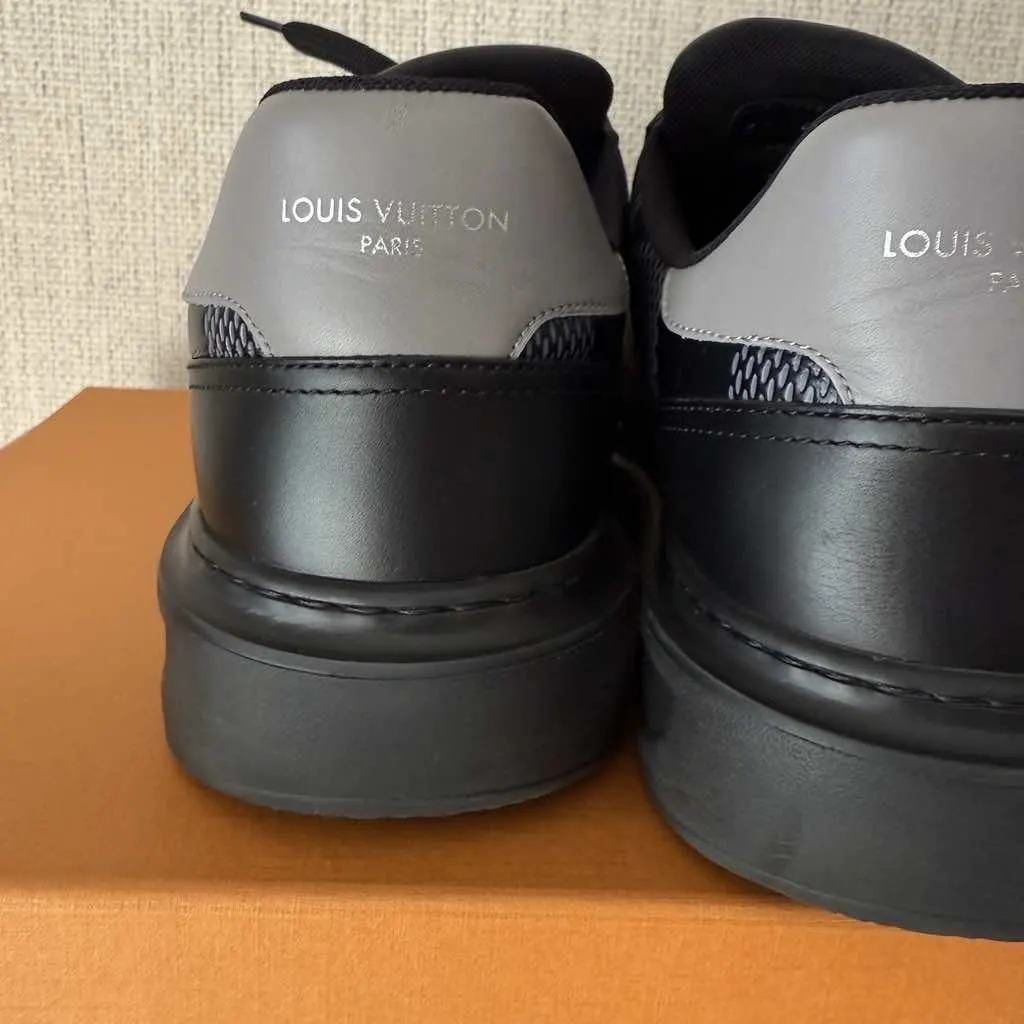 Louis Vuitton LV Trainers Black Leather Very good - Inside View