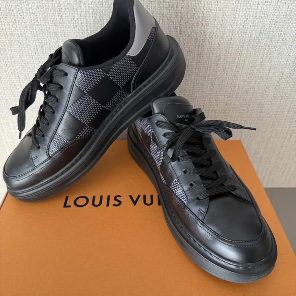 Louis Vuitton LV Trainers Black Leather Very good - Model View