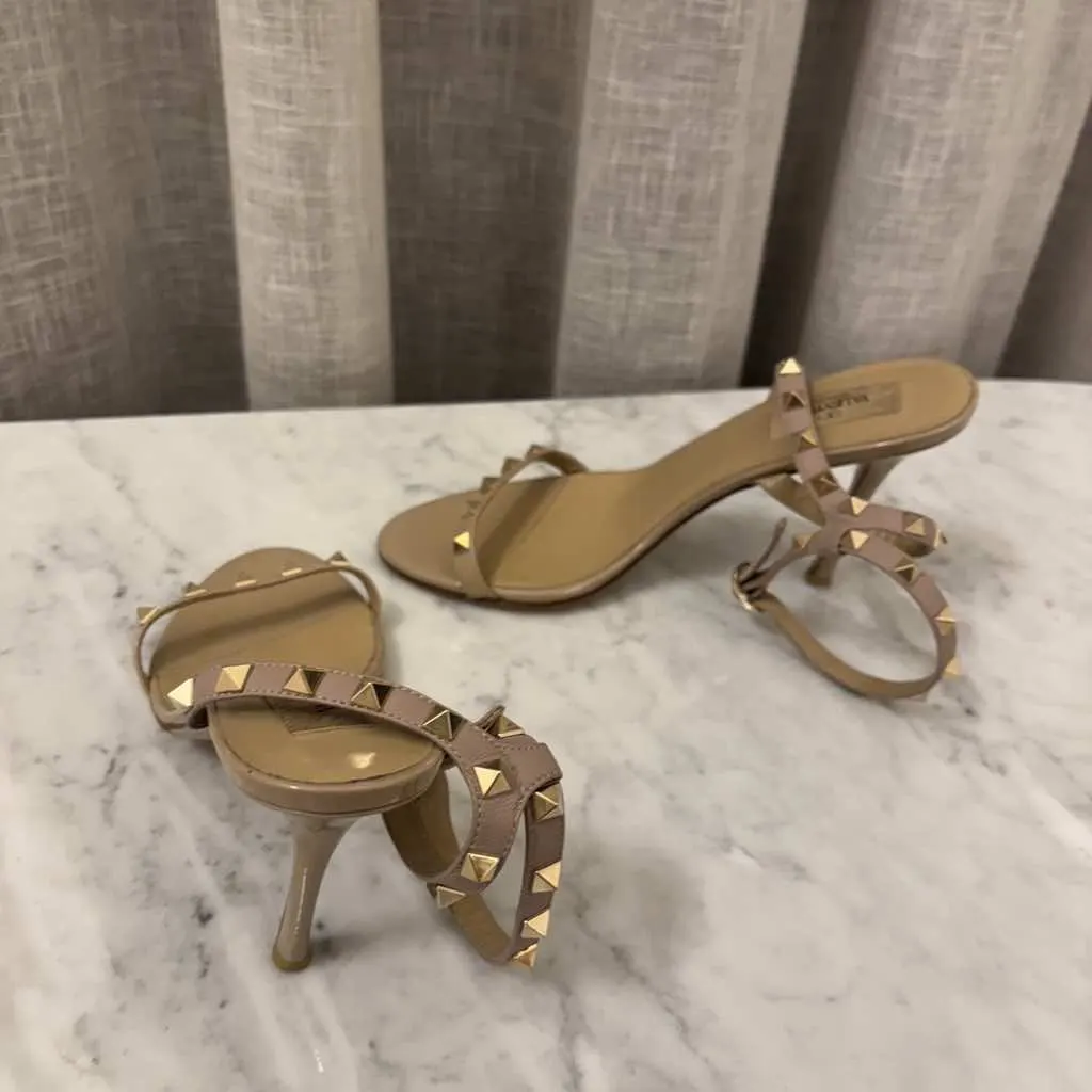 Valentino Rockstud Beige Leather Good - Model View