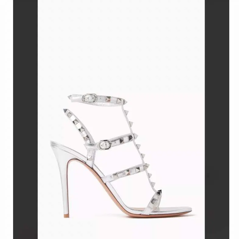 Valentino Rockstud Silver Leather Never worn - Box View