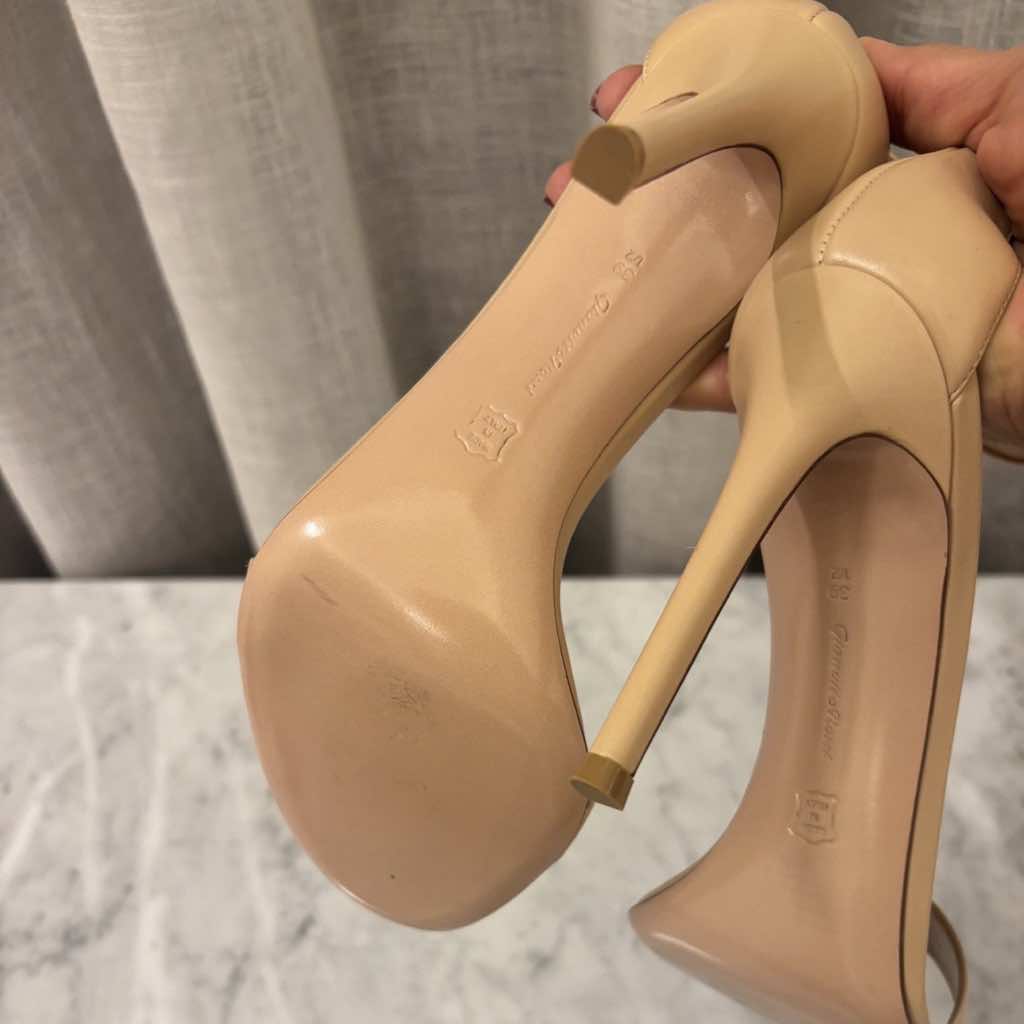 Gianvito Rossi Portofino - Side view