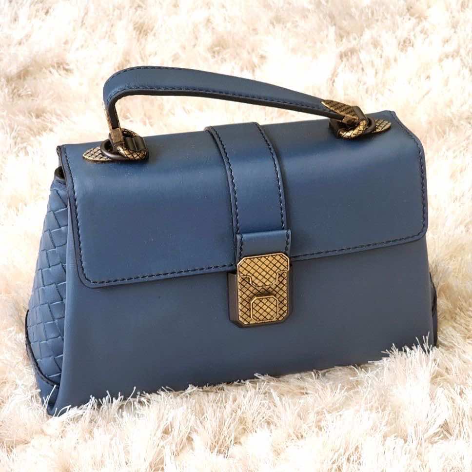 Bottega Veneta Nappa Small Piazza - Detail 1