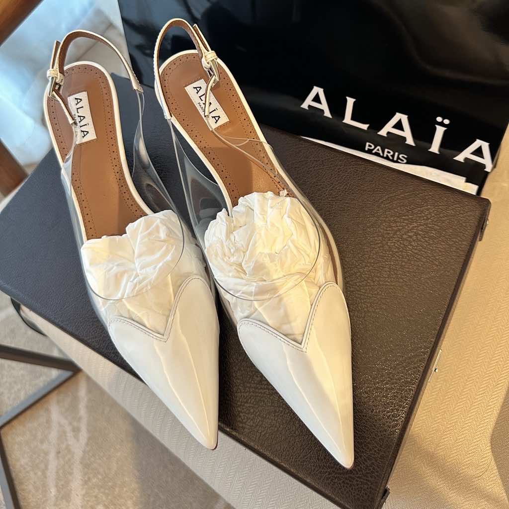 Alaïa Heart Sling back Pumps - Detail 1