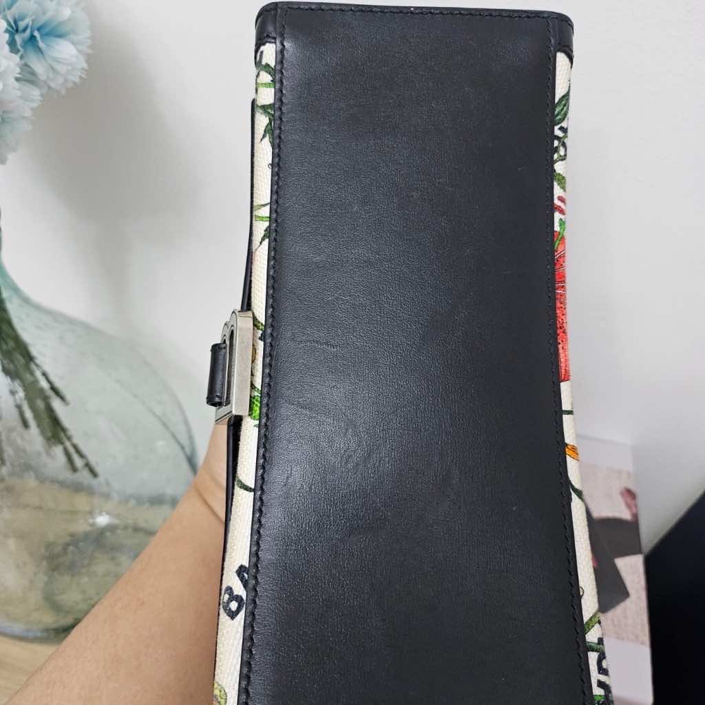 Gucci x Balenciaga Hacker Hourglass - Detail 2