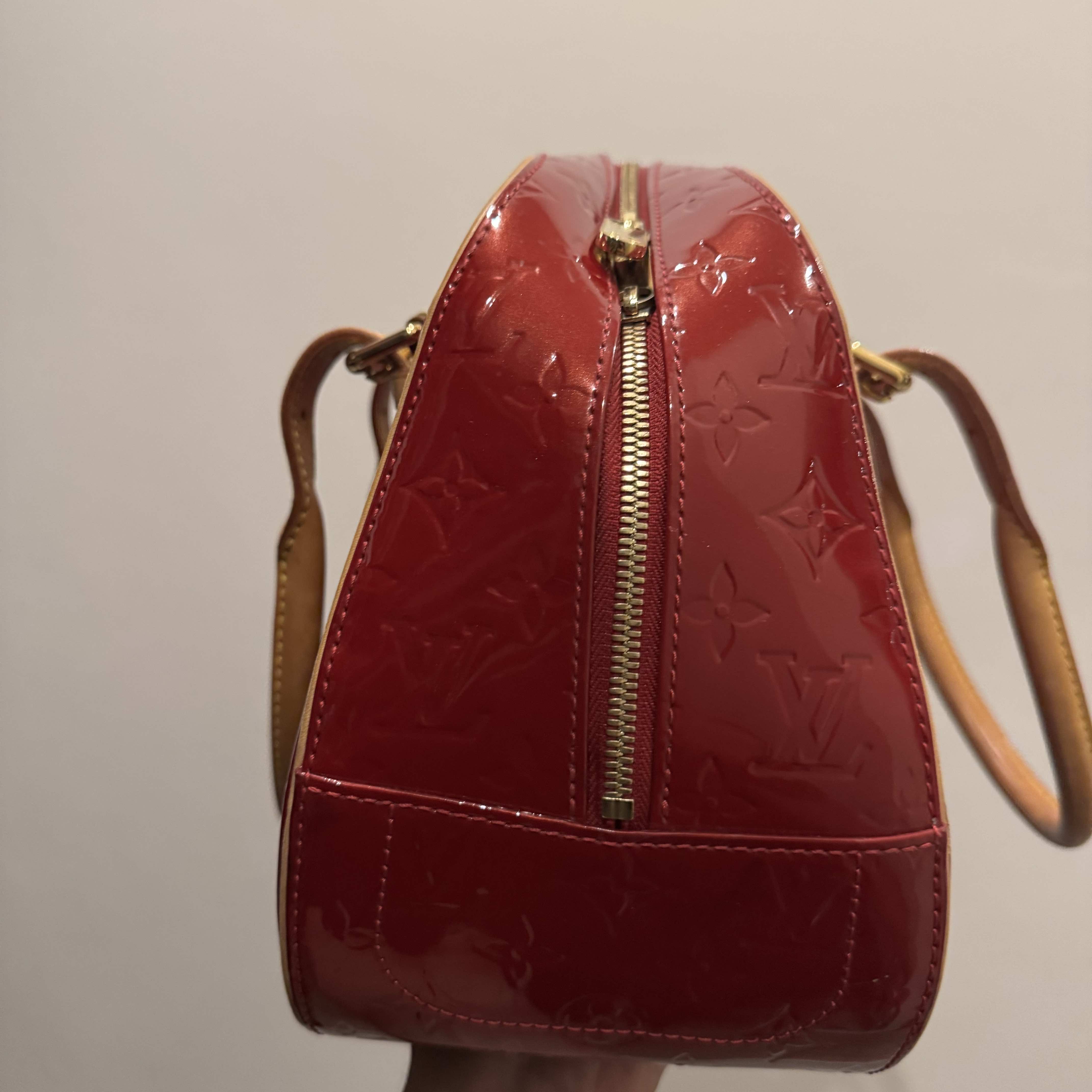 Louis Vuitton Summit Drive Pomme D’Amour - Side view