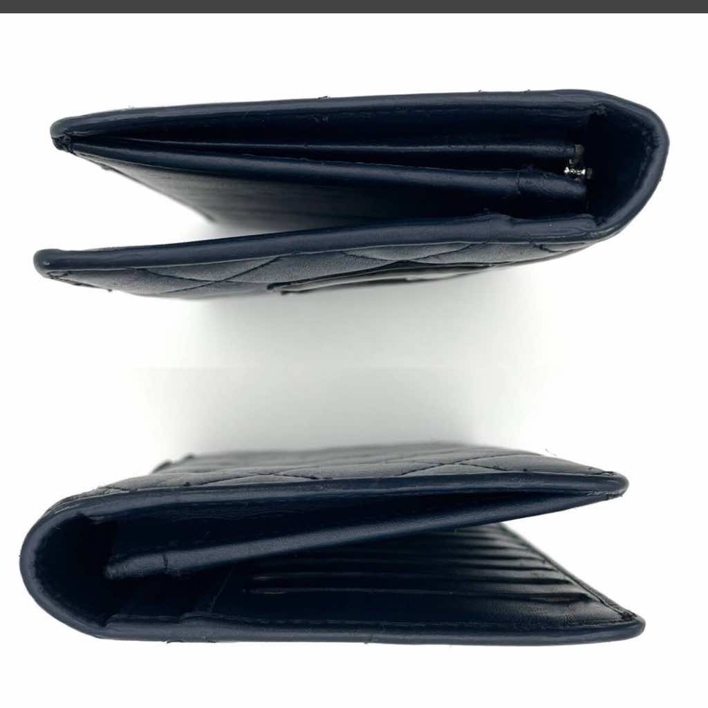 Chanel Cambonline Navy wallet - Side view