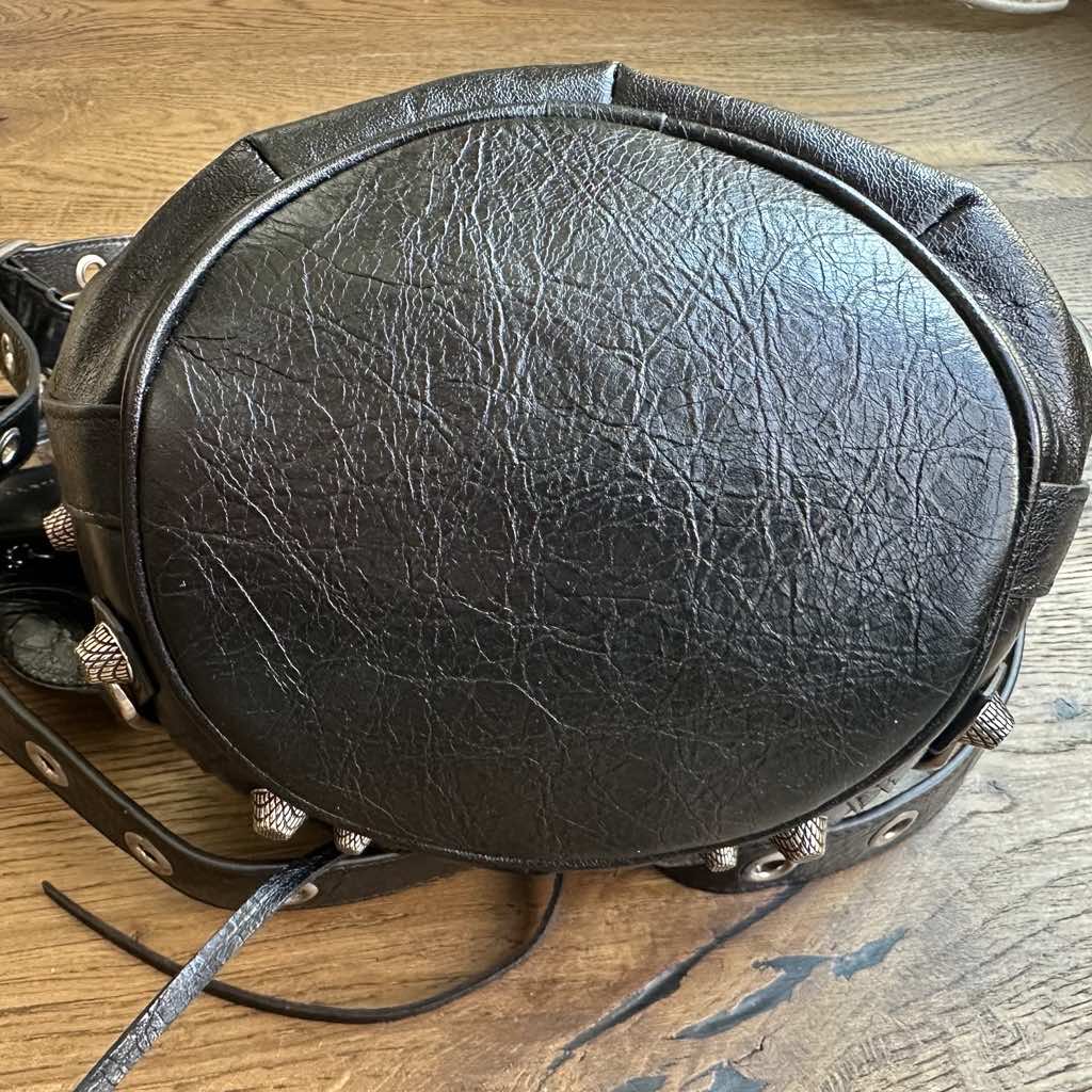 Balenciaga Le Cagole Bucket - Image 6