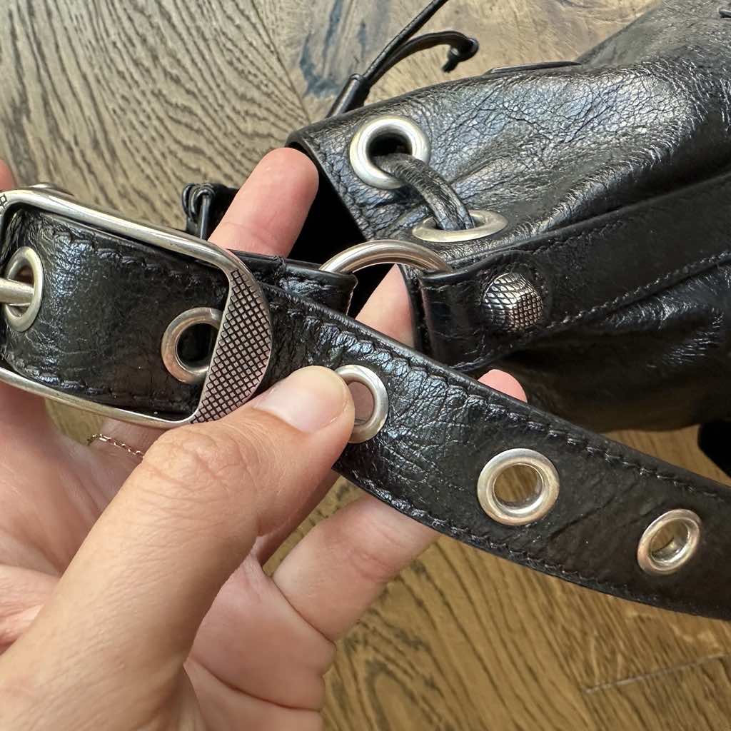 Balenciaga Le Cagole Bucket - Image 10