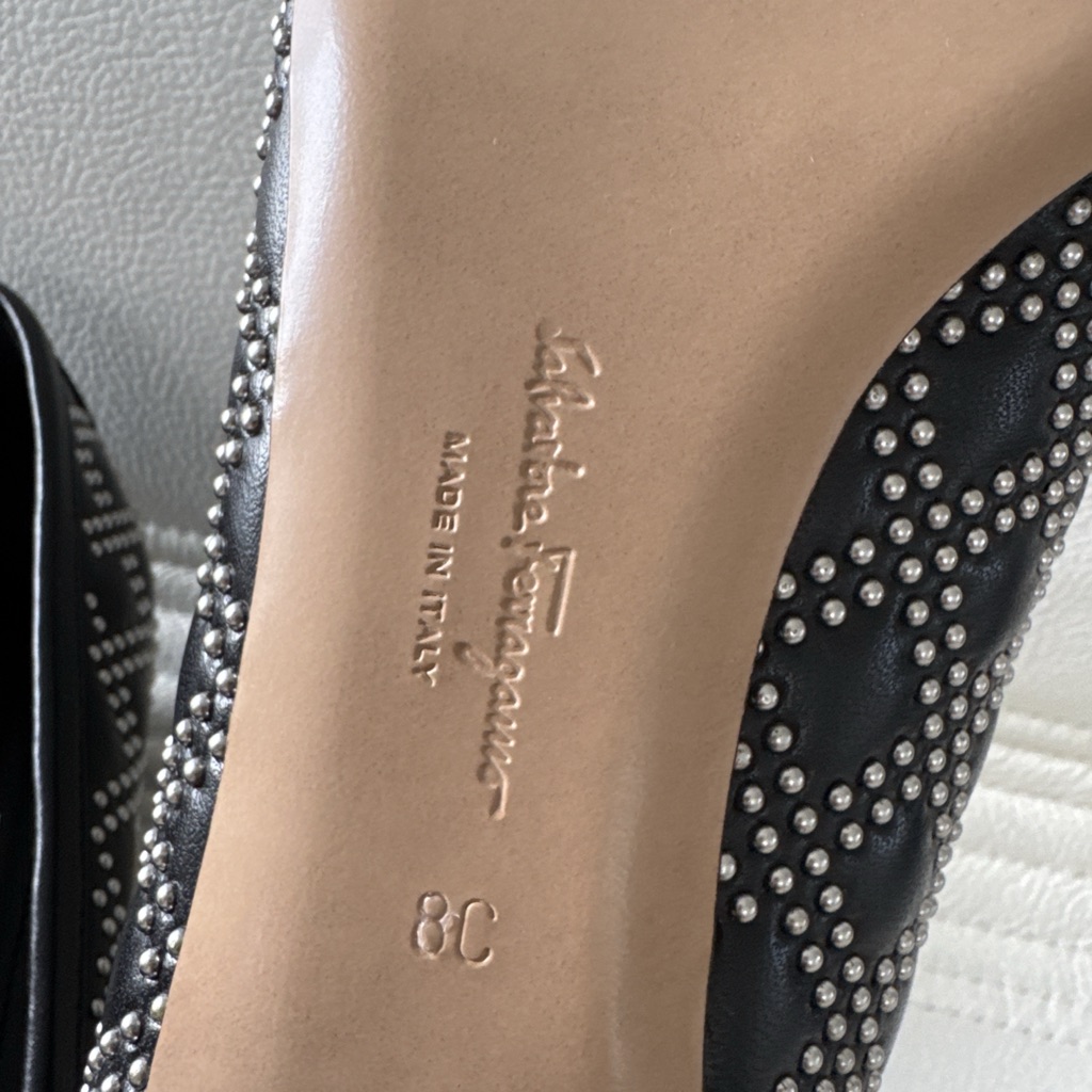 Salvatore Ferragamo Vara QS Studded Pumps - Detail 1