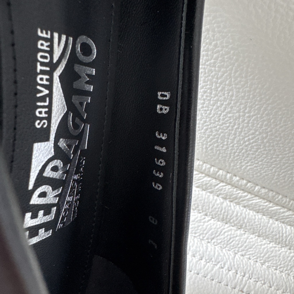 Salvatore Ferragamo Vara QS Studded Pumps - Detail 2