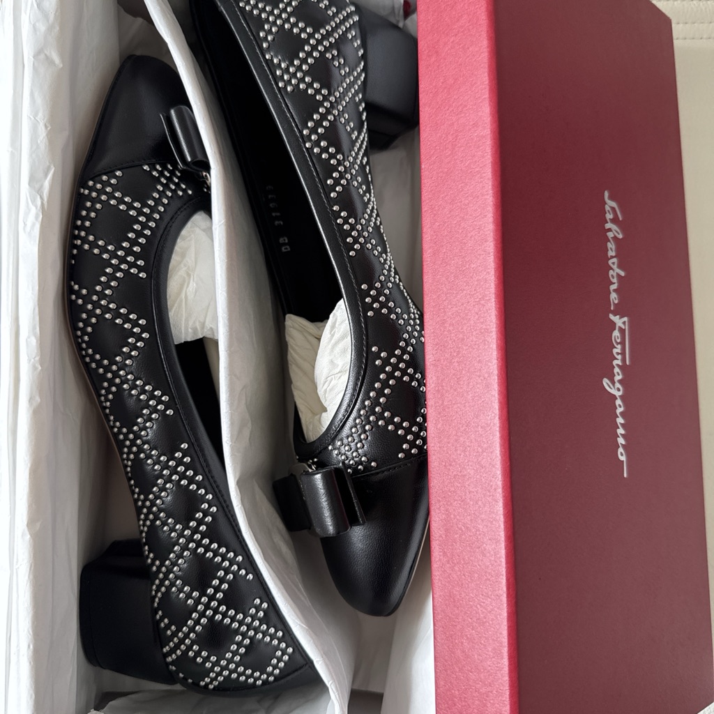 Salvatore Ferragamo Vara QS Studded Pumps - Image 10