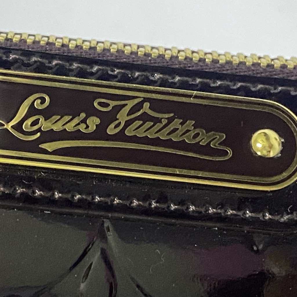 Louis Vuitton Vernis Trousse Cosmetic Pouch - Detail 1