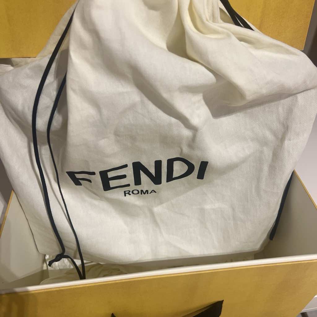 Fendi FF Tote - Image 10