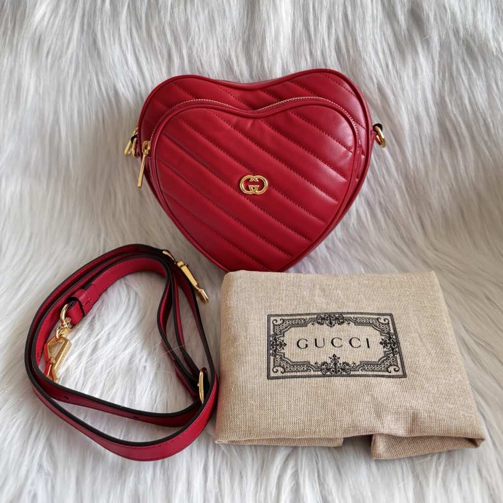 Gucci Mini Heart Interlocking GG - Side view