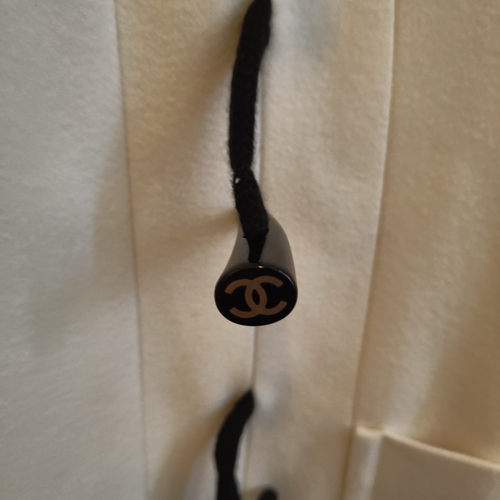 Chanel Duffle toggle montgomery - Side view