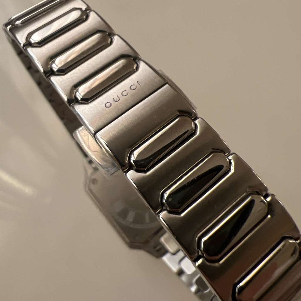 Gucci G-Frame - Back view