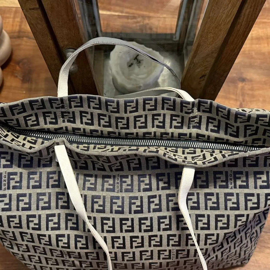 Fendi Tote Bag Beige Canvas Good - Model View