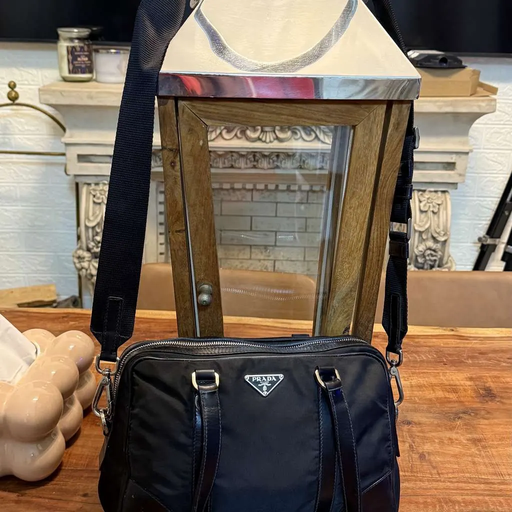 Prada Crossbody Bag Black Very good - Model View