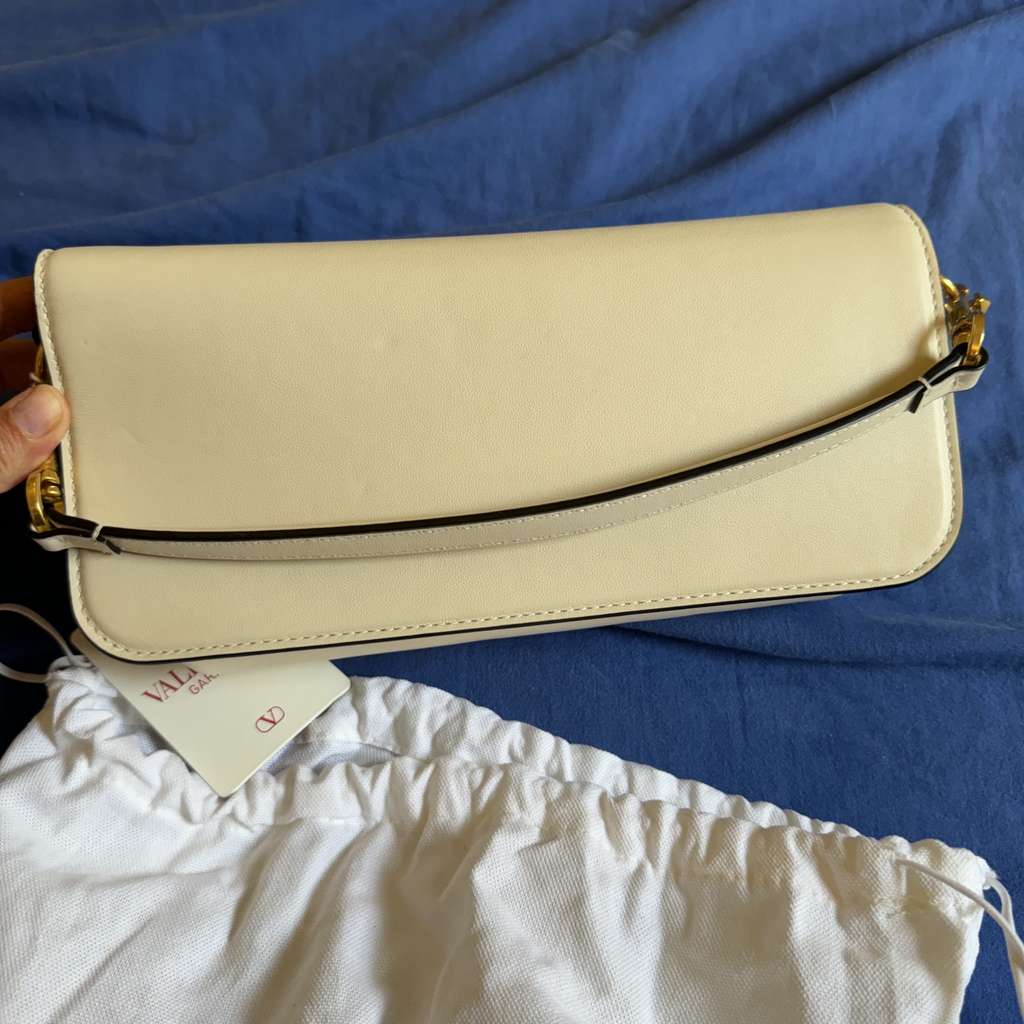 Valentino Garavani Locò In Vitello - Back view