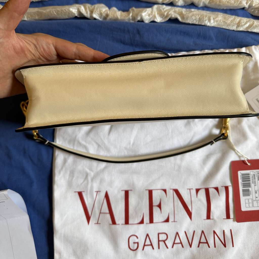 Valentino Garavani Locò In Vitello - Image 6