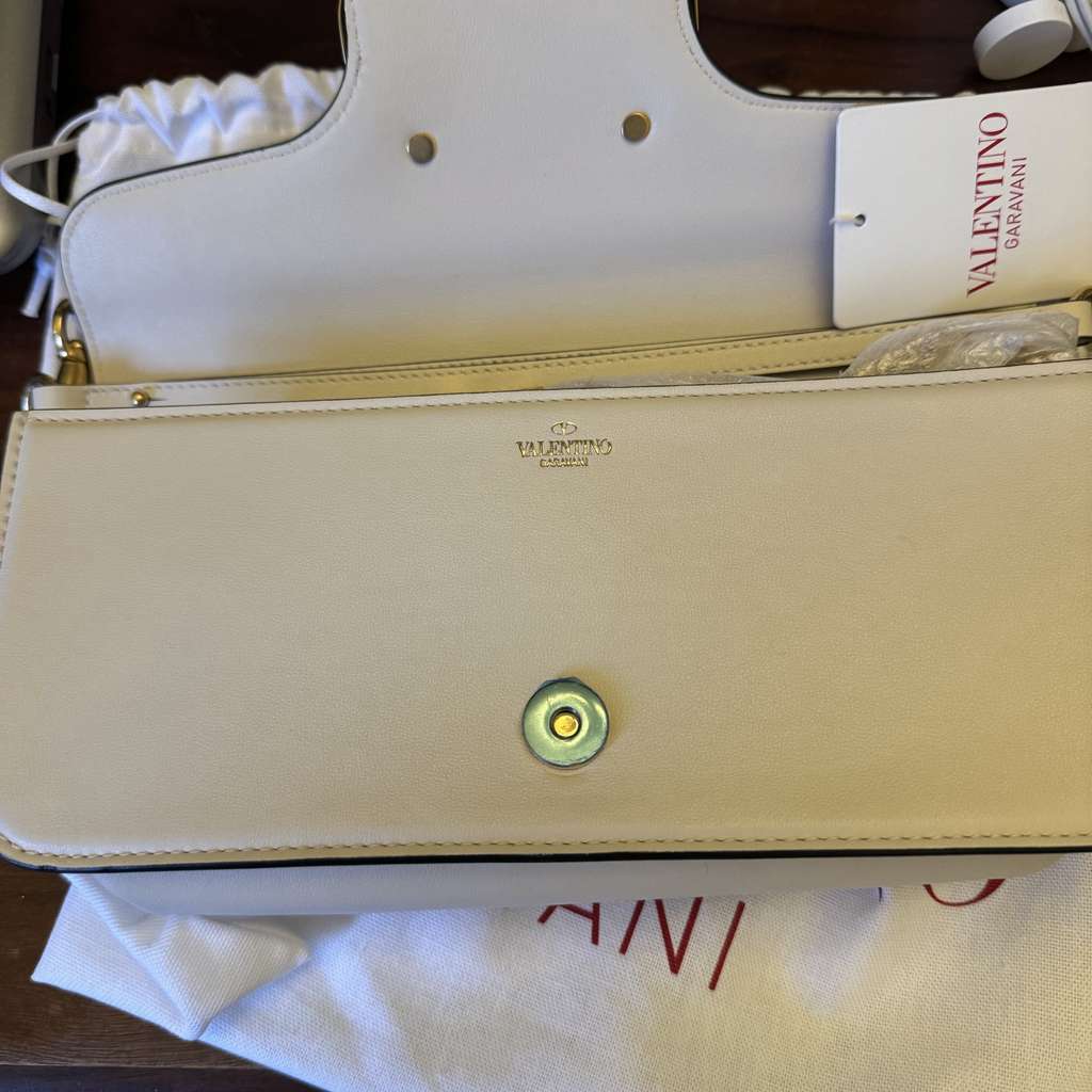 Valentino Garavani Locò In Vitello - Image 10