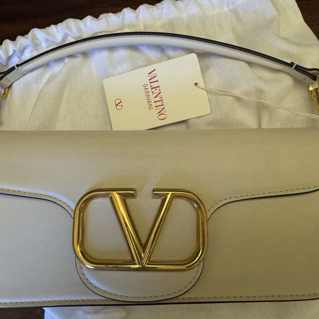 Valentino Garavani Locò In Vitello - Image 12