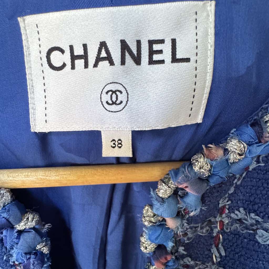 Chanel Tweed Blazer - Image 6