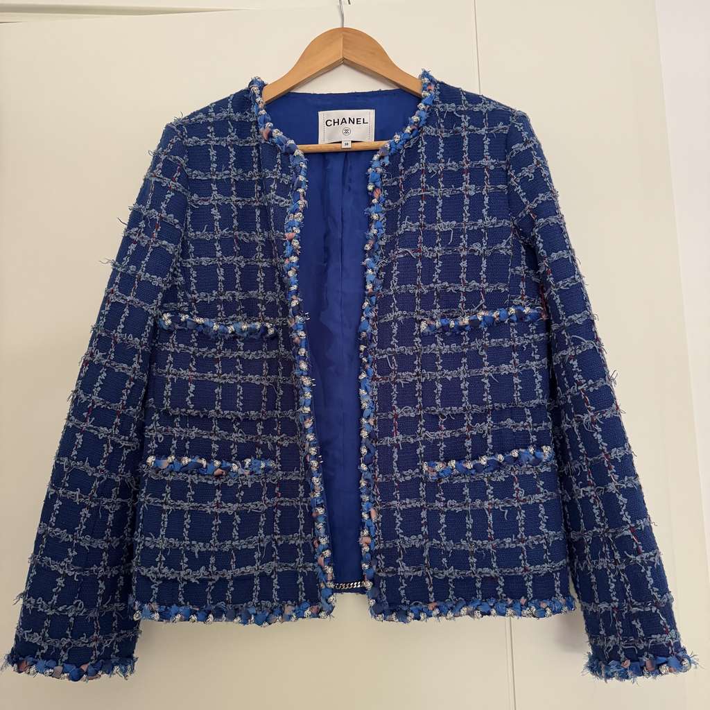 Chanel Tweed Blazer - Detail 1