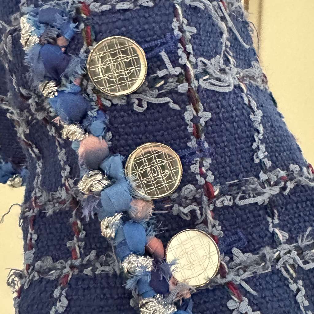 Chanel Tweed Blazer - Detail 2